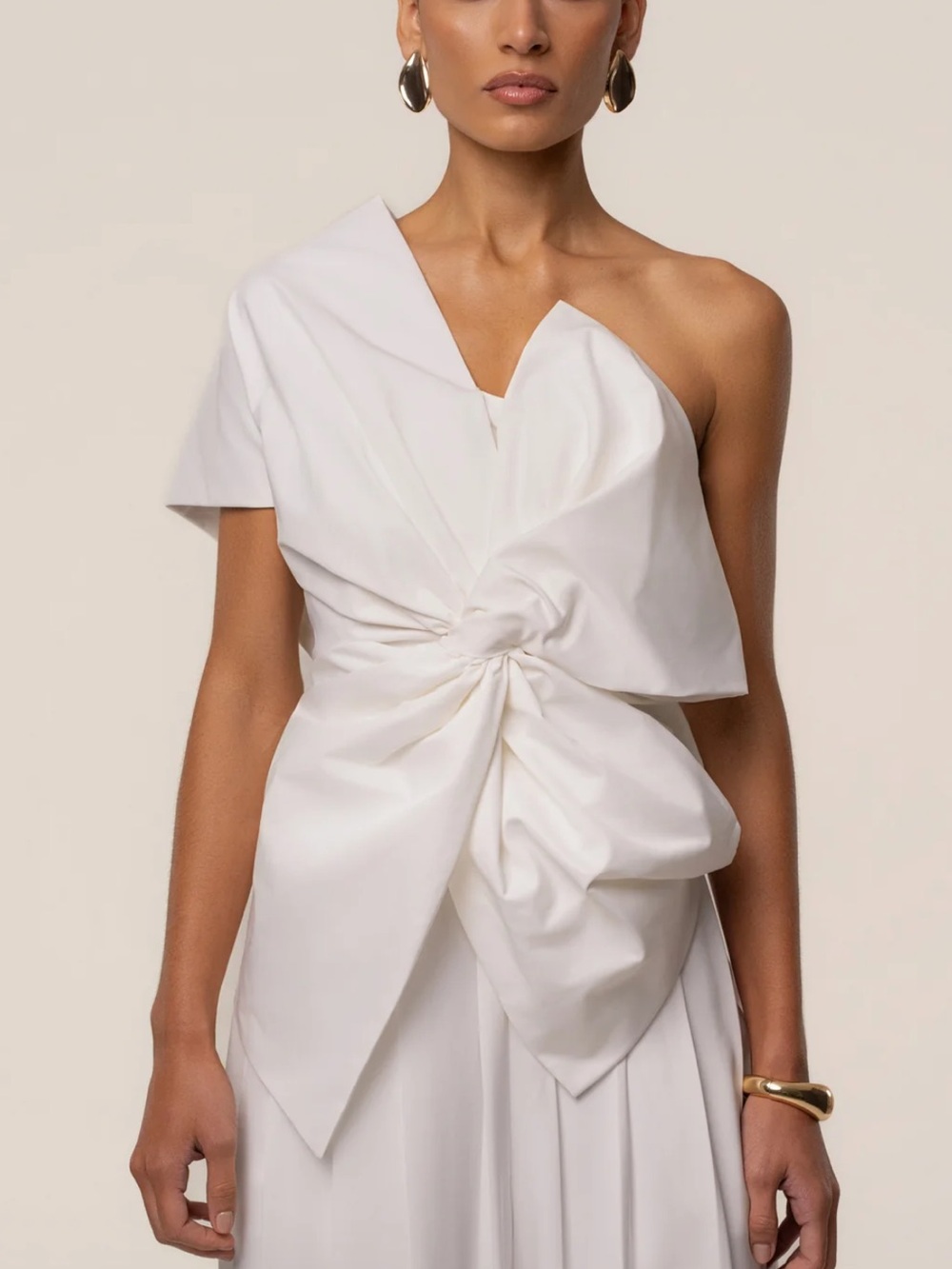 One-Shoulder White Twist-Front top Jluxlabel